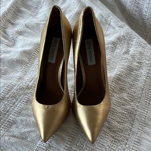 Steve Madden Metallic Gold Pointed Toe Pumps